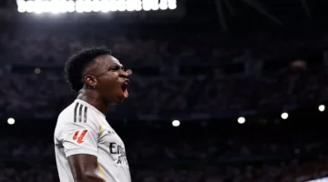 عملاق إنجليزي ينافس بقوة على ضم فينيسيوس لتعزيز صفوفه